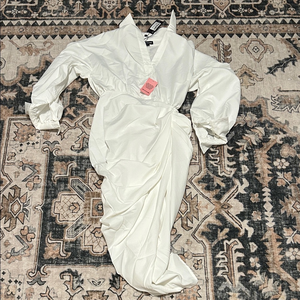 ***BRAND NEW*** PrettyLittleThing Classic White Blouse